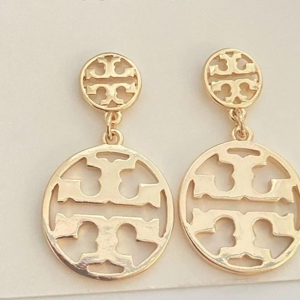 TORY BURCH•Logo Drop Earrings - Picture 5 of 6